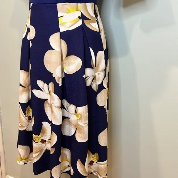 Women’s Fit and Flare Dress with Pockets - Picture 8 of 11